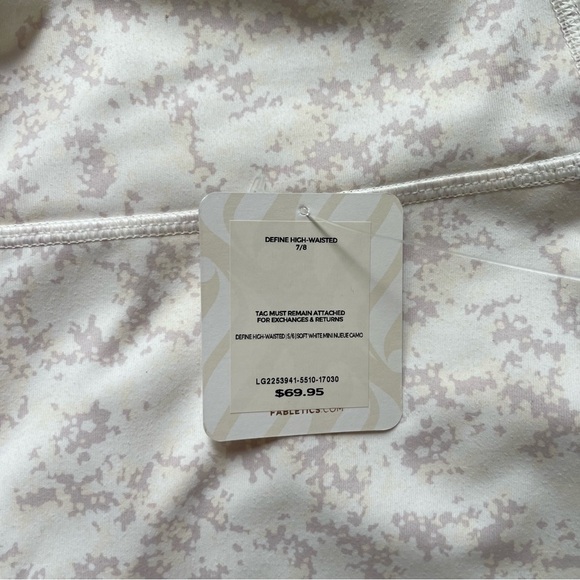 NEW Fabletics Define High Waisted Leggings Soft White Mini Camo Size Small NWT - Picture 4 of 8